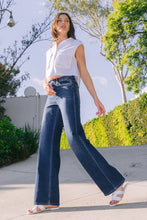 Load image into Gallery viewer, High Rise Full Length Loose Jeans
