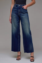 Load image into Gallery viewer, Logan Dad Jean 31" Inseam
