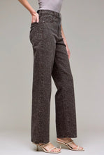 Load image into Gallery viewer, Classic Straight 31" Inseam

