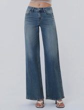 Load image into Gallery viewer, Mid Rise Wide Leg 32"
