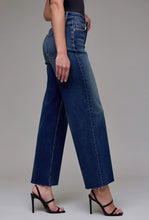Load image into Gallery viewer, Logan Dad Jean 31" Inseam
