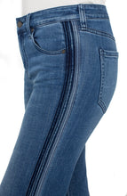 Load image into Gallery viewer, Hannah Flare 32&quot; Inseam
