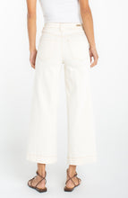 Load image into Gallery viewer, Cropped Stride Wide Leg
