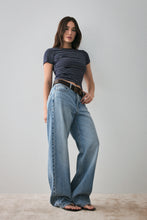 Load image into Gallery viewer, Good American Vintage Wide Jeans
