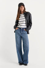 Load image into Gallery viewer, Vintage Wide Jeans
