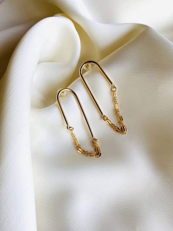 Dylan Modern Arch With Chain Earrings